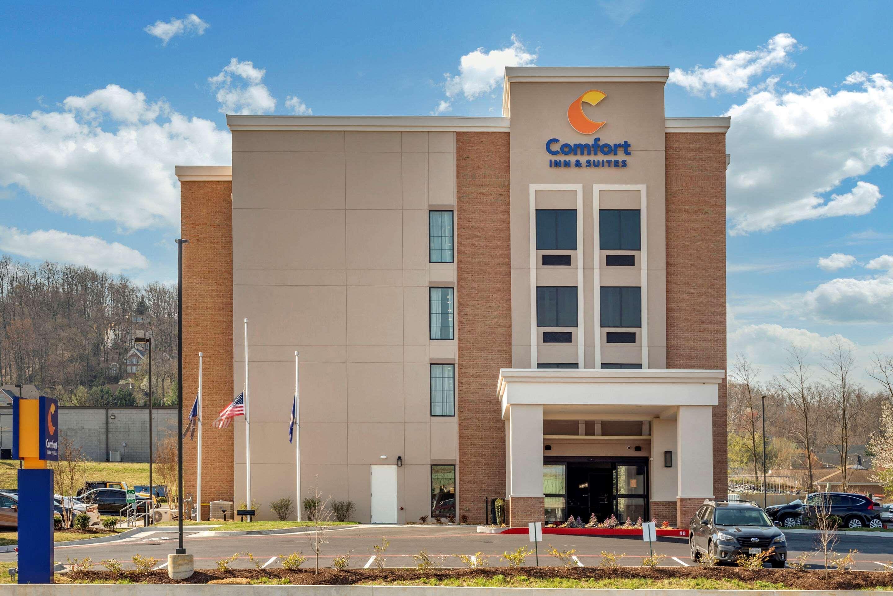 Comfort Inn & Suites Harrisonburg Exterior photo